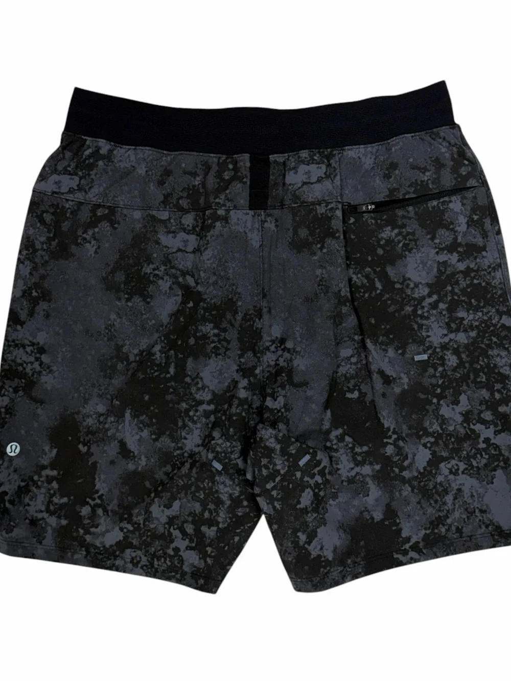 Lululemon Shorts Men Medium Black Camo License to Train Linerless 7 Athletic Gym